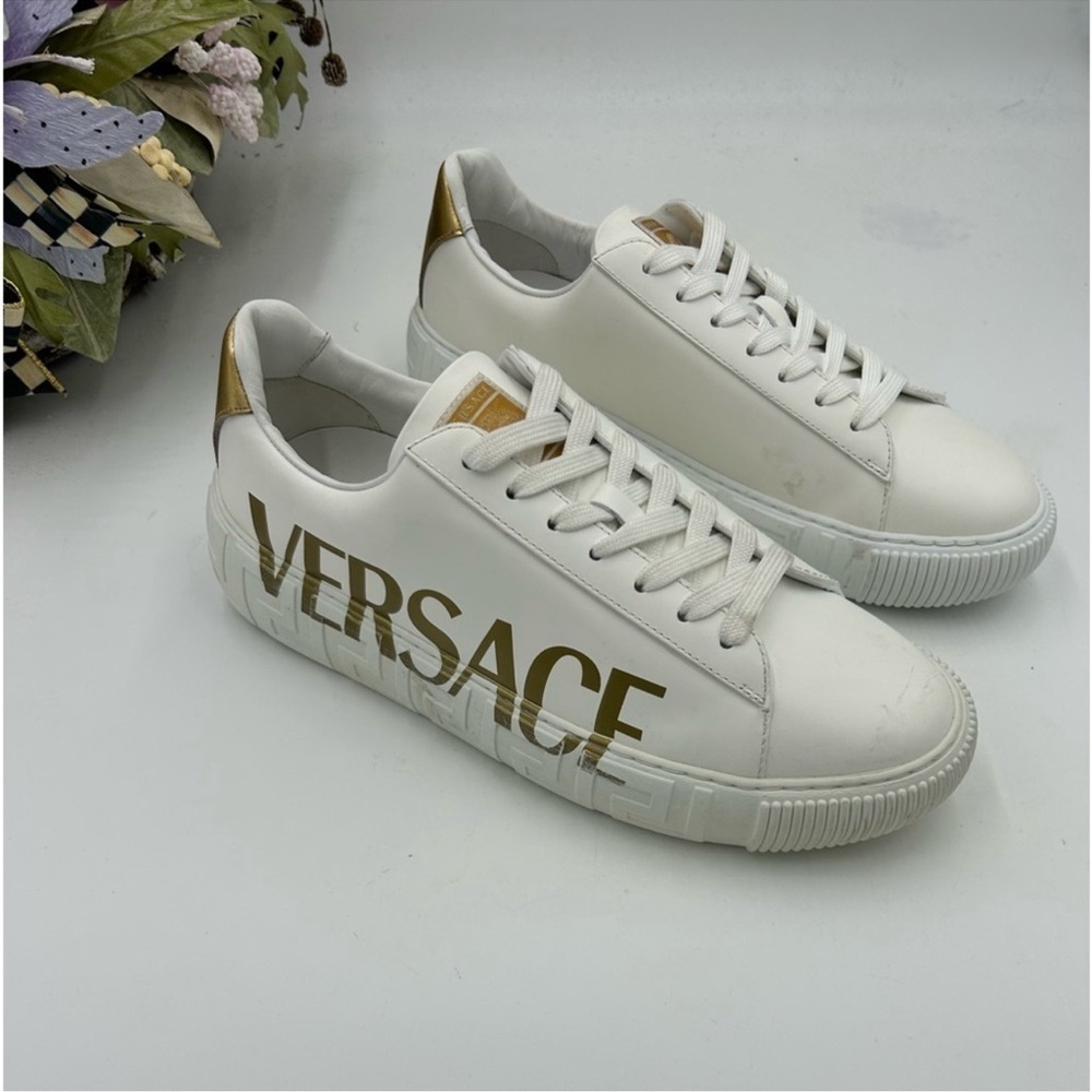 Men’s Versace Greca Logo Leather Sneakers Size 42 Made In Italy